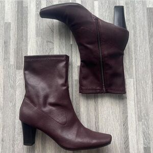Aerosoles square toe burgundy brown ankle boots
